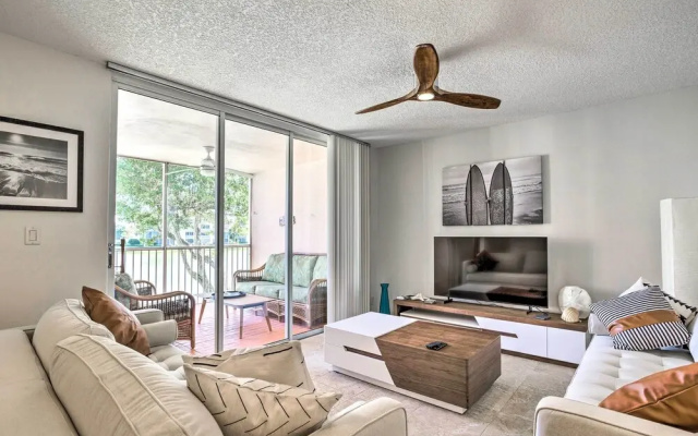 photo 2 of Jupiter Bay Condo w/ Pool < Half Mile to Beach!