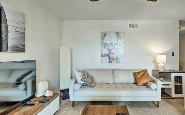 photo 5 of Jupiter Bay Condo w/ Pool < Half Mile to Beach!