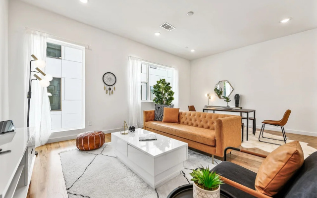 photo 3 of JURNY - Bishop Arts District - 2 Bedroom Apartments