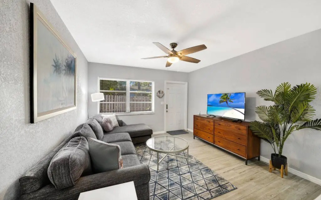photo 4 of Just Beachy Apt 3 in Fort Lauderdale