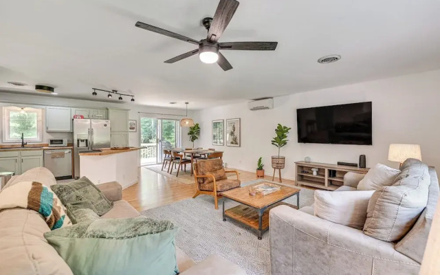 photo 3 of Family-friendly Saugerties Home w/ Hot Tub & Games