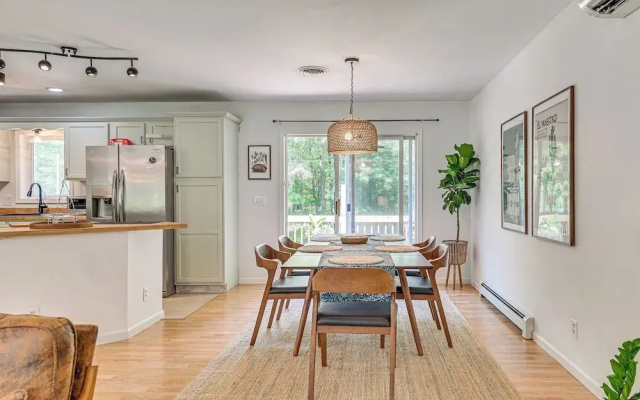 photo 4 of Family-friendly Saugerties Home w/ Hot Tub & Games