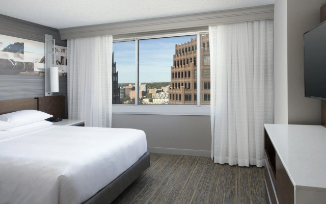 photo 3 of Kansas City Marriott Country Club Plaza