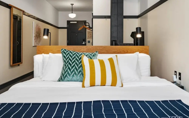 photo 2 of Kasa Classic Studio - Comfortable and Convenient The Maverick