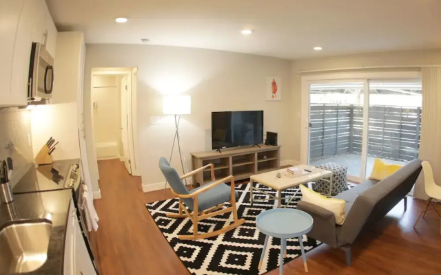 photo 2 of Kasa Mountain View Apartments