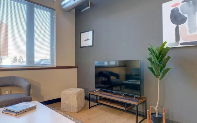 photo 2 of Kasa Relax in Your Spacious 1BD Pet Friendly Milwaukee