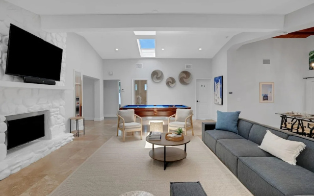 photo 2 of Kasa Rio 5BD 3BA House Private Pool Ft Lauderdale