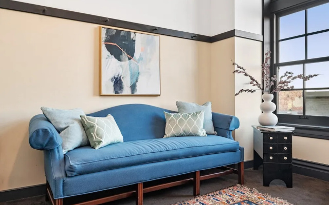 photo 3 of Kasa Uniquely Designed Suite Near Carnegie Museum The Maverick