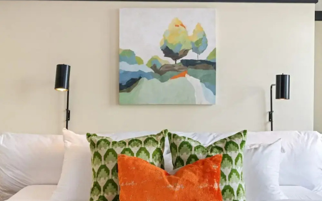 photo 3 of Kasa Welcoming Studio Nearby Bakery Square The Maverick