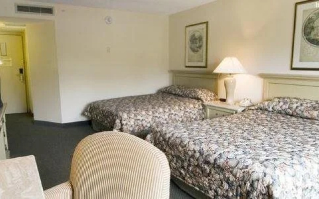 photo 4 of Best Western Kenwood Inn