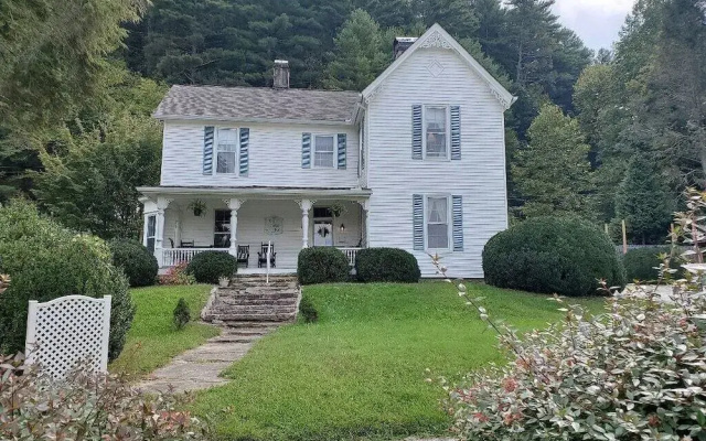 photo 2 of Key Falls Inn