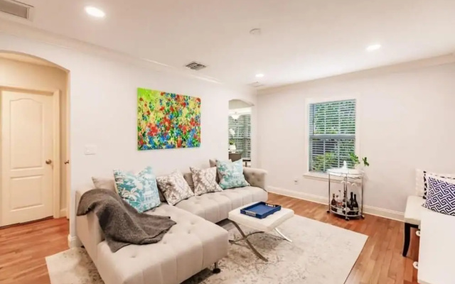 photo 4 of Key Lime Bungalow 2 BD 1 BA With Private Pool