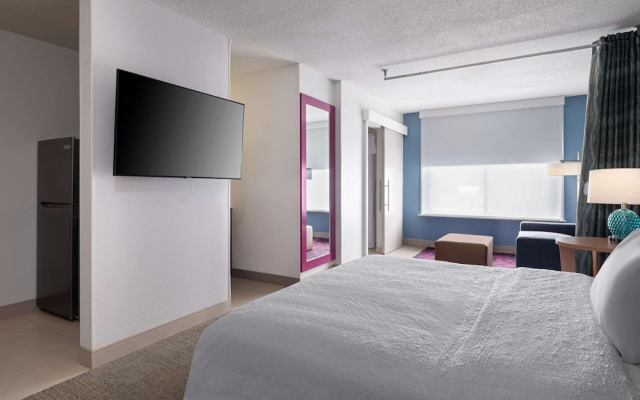 photo 2 of Home2 Suites by Hilton Indianapolis Keystone Crossing