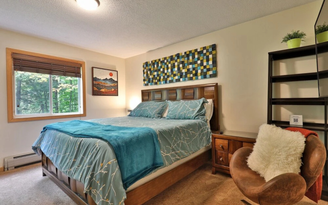 photo 3 of Killington Mountain Retreat: Great Ski House For Families & Groups! Close To Mountain! Hot Tub. 4 Bedroom Home