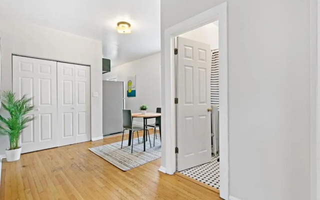 photo 3 of King Bed, Full Kitchen, Rogers Park 5mins Loyola