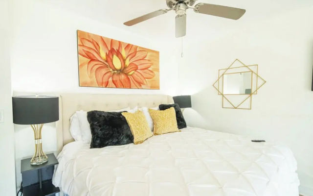 photo 3 of King Bed - Top Floor 2sty Loft - Parking 4058