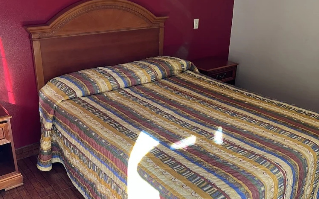 photo 5 of King Motel