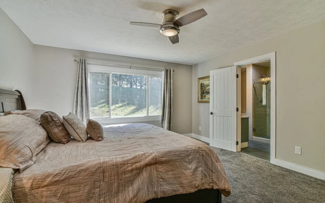 photo 3 of Kingdom on Knollwood