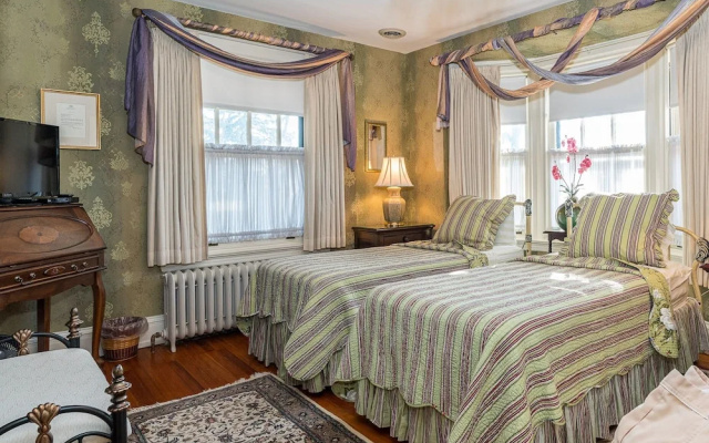 photo 3 of King's Cottage Bed & Breakfast