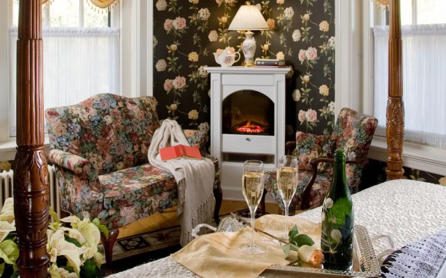 photo 4 of King's Cottage Bed & Breakfast