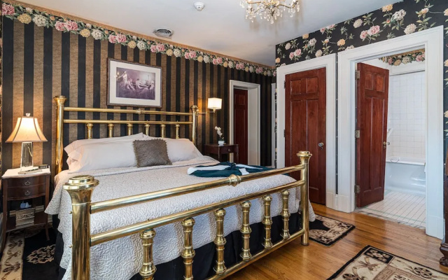 photo 5 of King's Cottage Bed & Breakfast