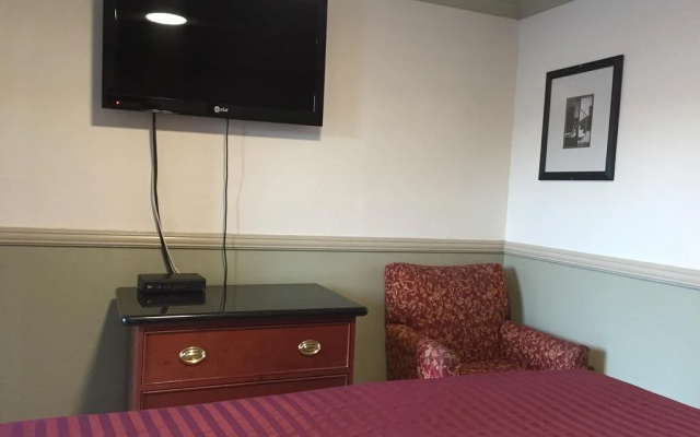 photo 2 of Kings Lodge Motel