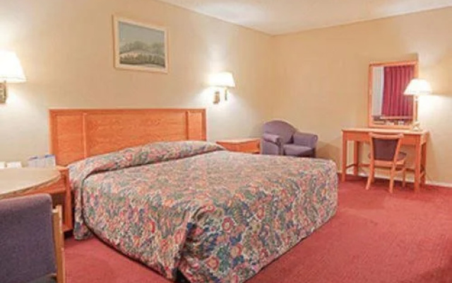 photo 2 of Kingsley Inn  Suites