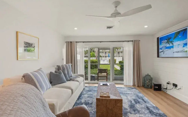 photo 3 of Kingston Arms Modern 1BR On Lido Key