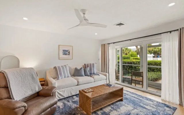 photo 5 of Kingston Arms Modern 1BR On Lido Key