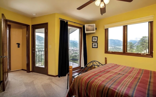 photo 2 of Kintzle Family Vacation At Windcliff 4 Bedroom Home by RedAwning