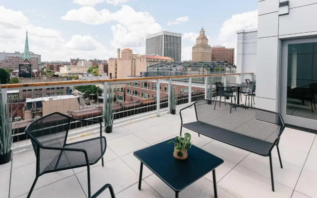 photo 4 of Kislak 302 Spacious 1BR in Heart of Downtown