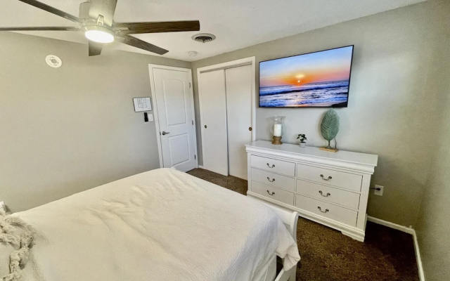 photo 3 of Kiss the Wave - Spacious 4BR 3BA w Pool hot tub