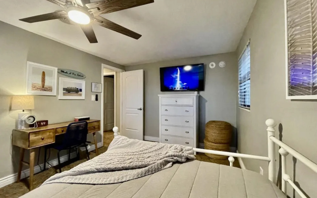 photo 4 of Kiss the Wave - Spacious 4BR 3BA w Pool hot tub