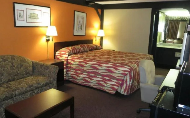 photo 2 of Kings Inn - Albany