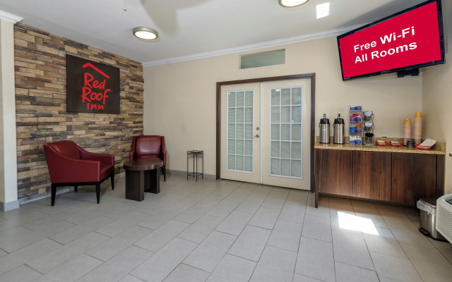 photo 2 of Red Roof Inn Arlington - Entertainment District