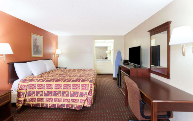 photo 3 of Knights Inn Tucker
