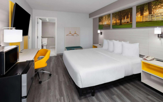 photo 4 of Days Inn by Wyndham Baltimore Northwest