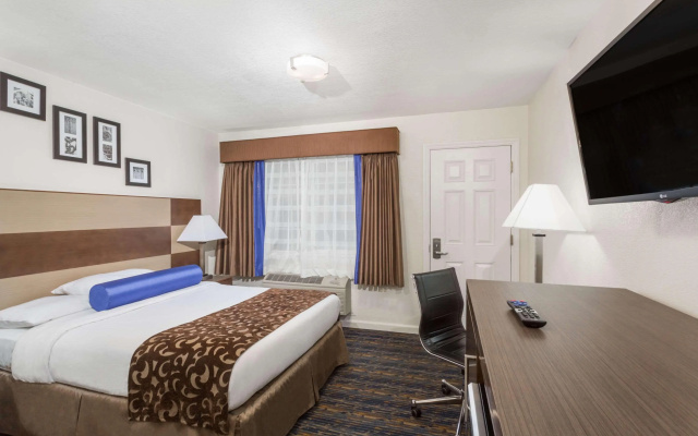 photo 5 of Howard Johnson by Wyndham Berkeley