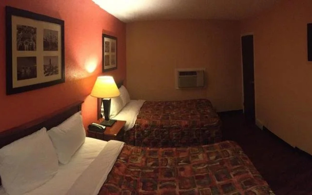 photo 3 of Four Season Motel