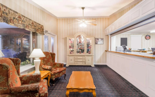 photo 3 of Knights Inn Columbia Airport/Cayce