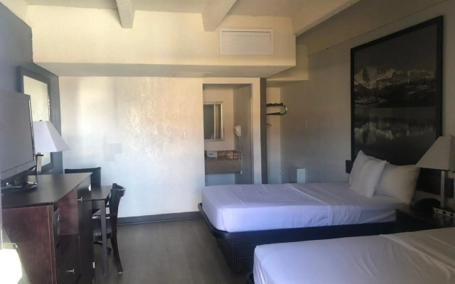 photo 3 of Budget Inn Denver Downtown