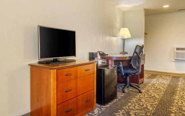photo 4 of Budget Inn Denver Downtown