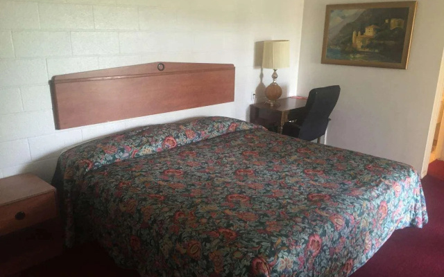 photo 2 of Knights Inn Fairview