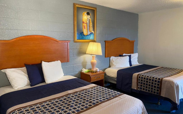 photo 5 of Knights Inn Fairview