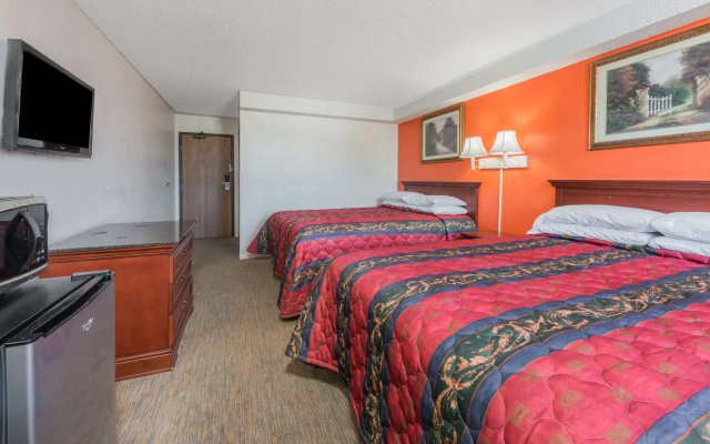 photo 2 of Knights Inn  Ferguson MO
