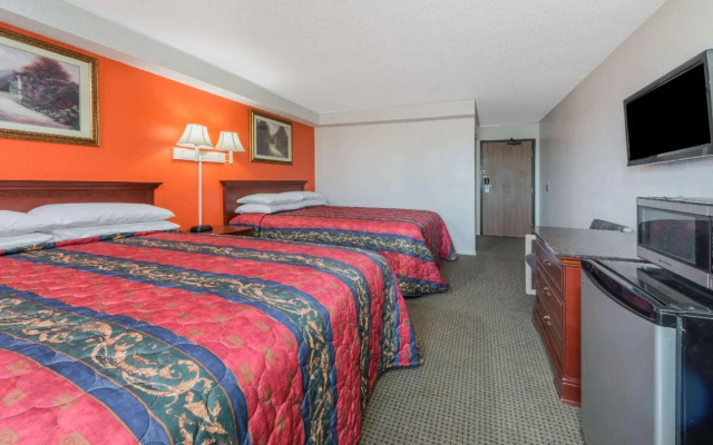 photo 5 of Knights Inn  Ferguson MO