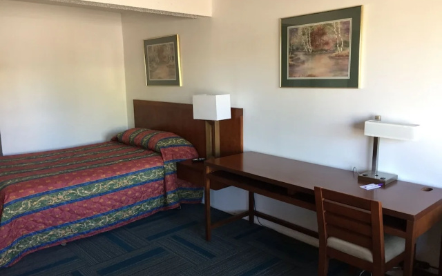 photo 2 of Knights Inn Grand Junction