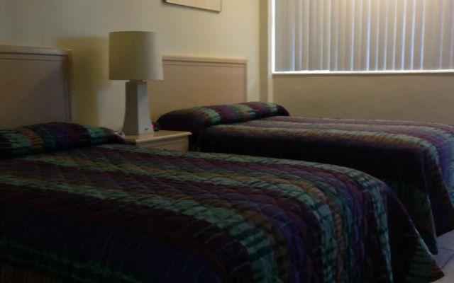 photo 2 of Knights Inn Hallandale
