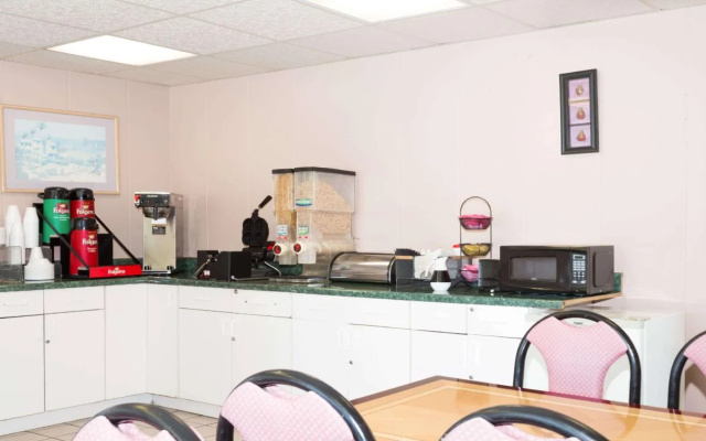 photo 5 of Knights Inn Hardeeville