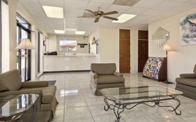 photo 2 of Knights Inn South Houston